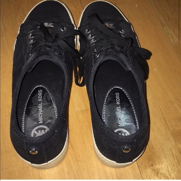 Michael Kors sneakers 👟 (black and white) - Picture 2 of 8